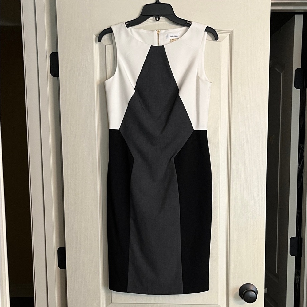 Calvin Klein Black, White and Gray Sleeveless Colorblock Sheath Dress